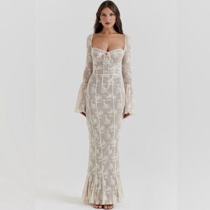 HOUSE OF CB DELILAH VINTAGE CREAM LACE MAXI DRESS
